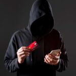 Cara Mengamankan WhatsApp dan M-Banking dari Penipuan Berbasis AI